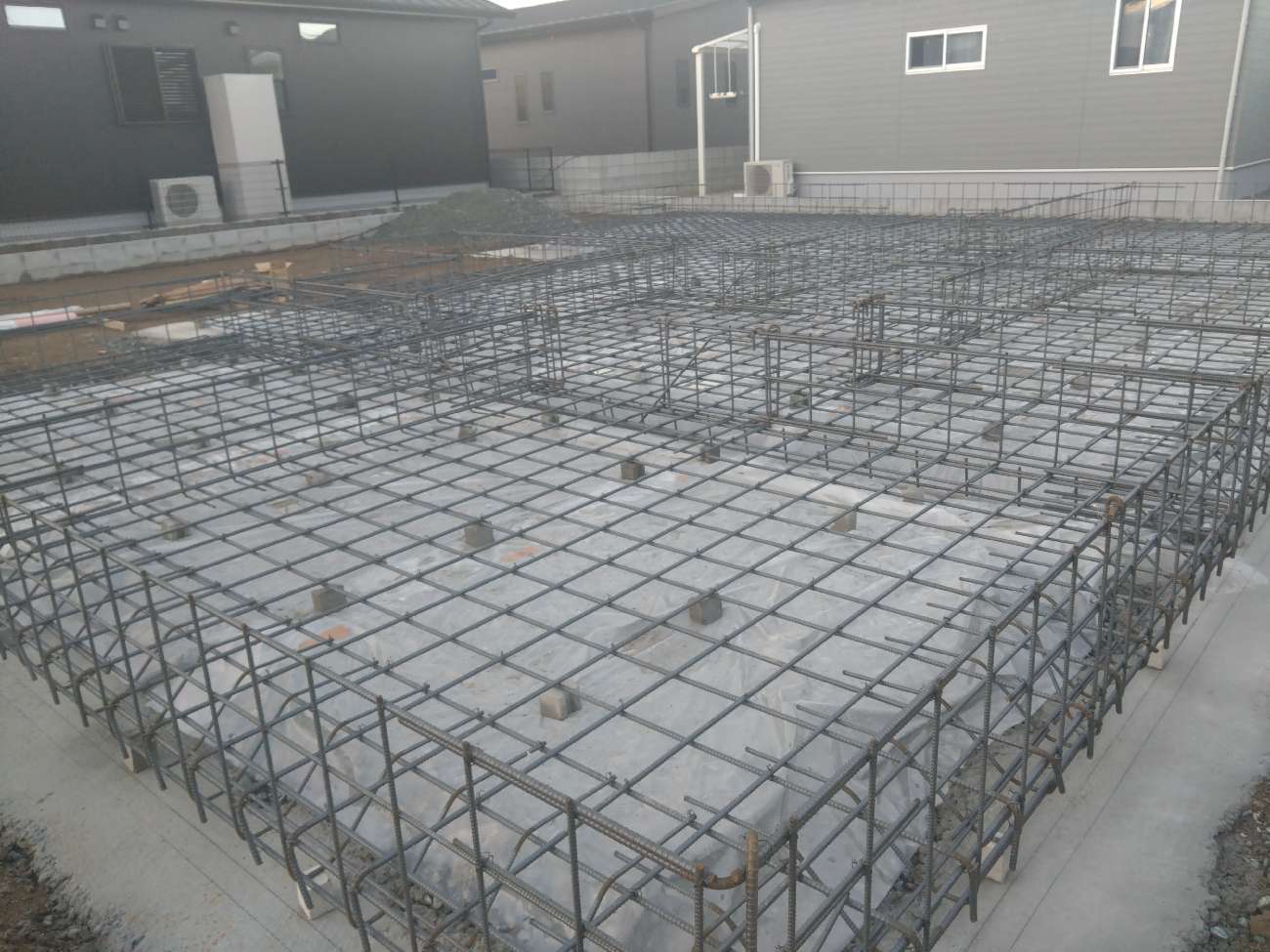 【新築】深みのあるブラウンに包まれるモダンな平屋(八女市)【施工進行中】