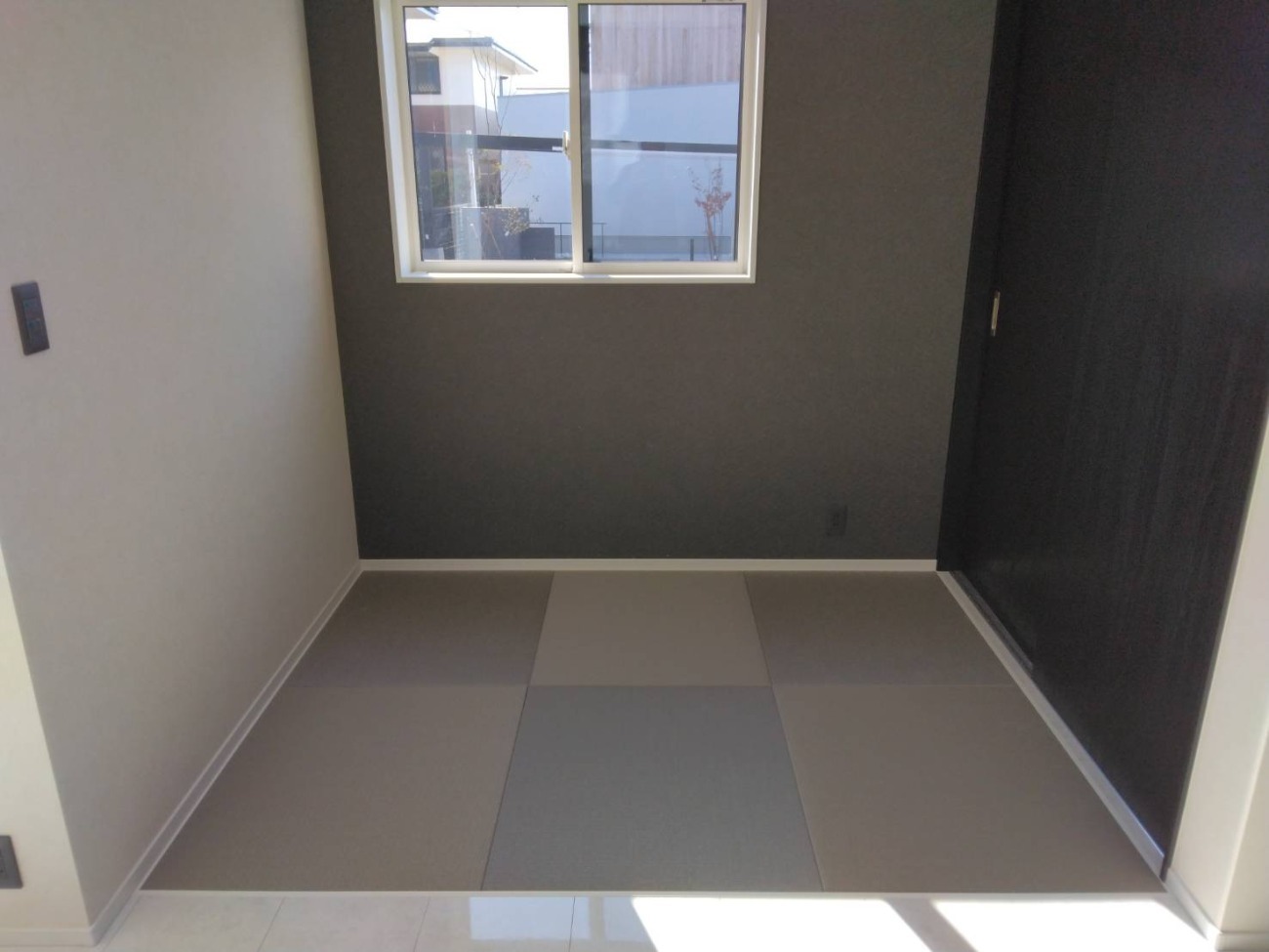 【新築】大理石調の床材とこだわりの照明が彩る家(八女市)【施工進行中】