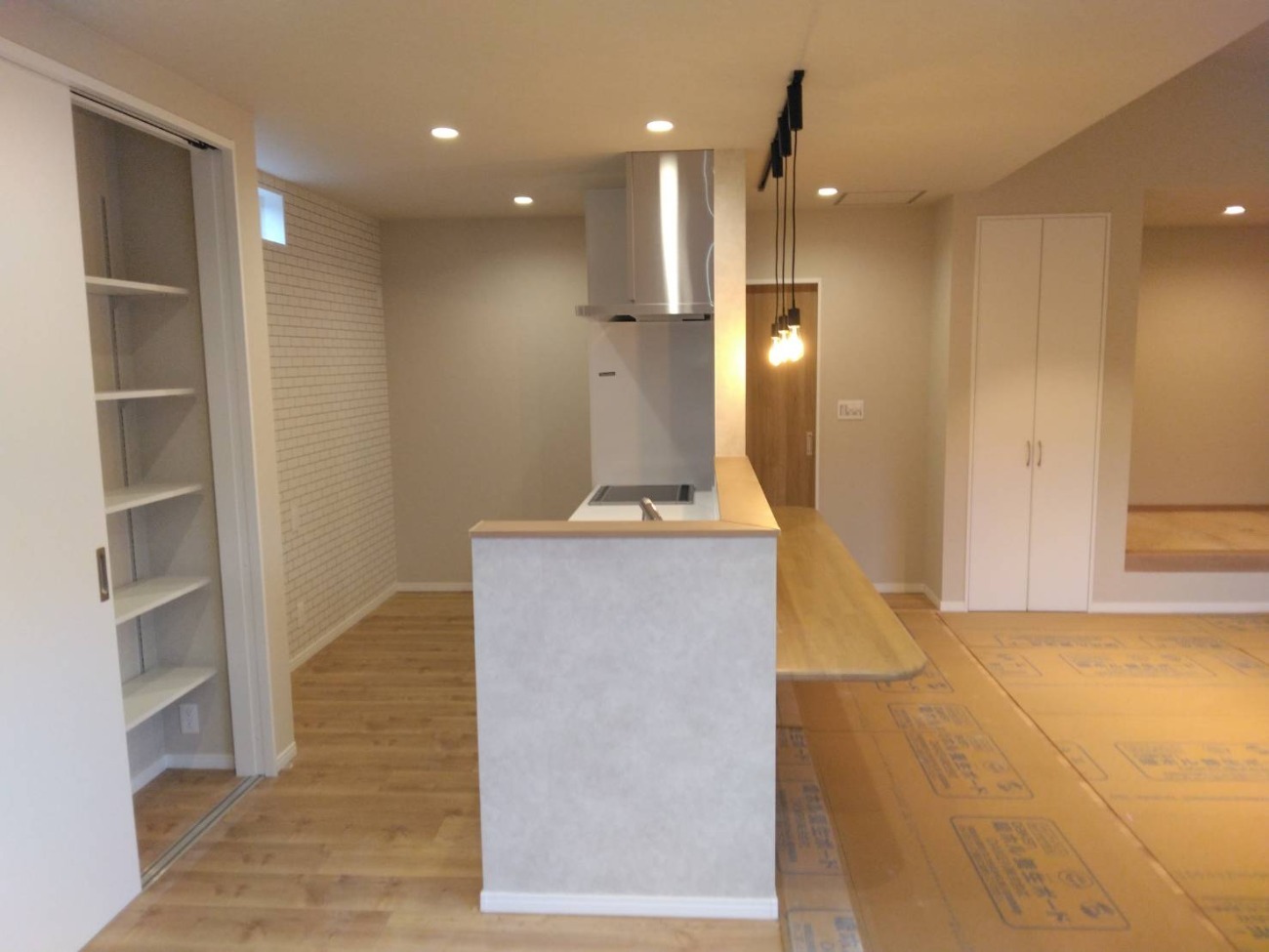 【新築】勾配天井の解放感と畳ヌックのやさしさに包まれる平屋(八女市)【施工進行中】